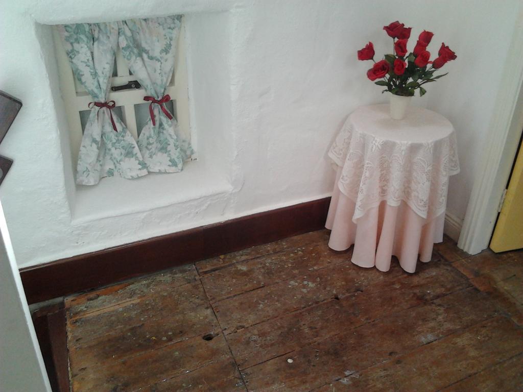 Westland Traditional Cottage Dated 1700'S Ardea Habitación foto