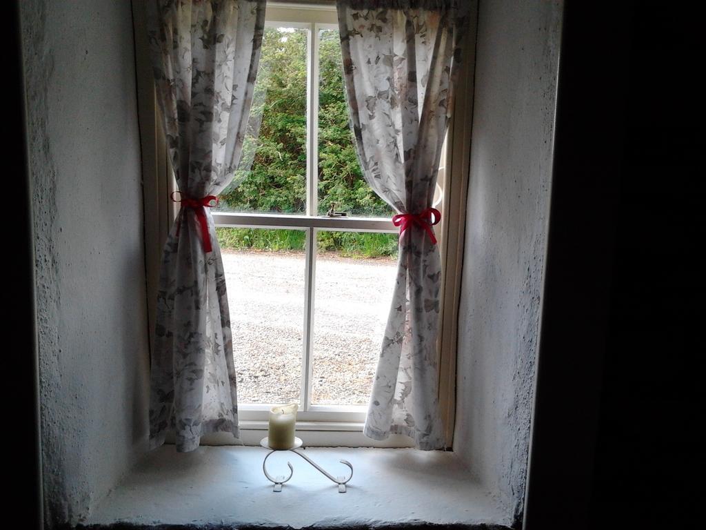 Westland Traditional Cottage Dated 1700'S Ardea Habitación foto