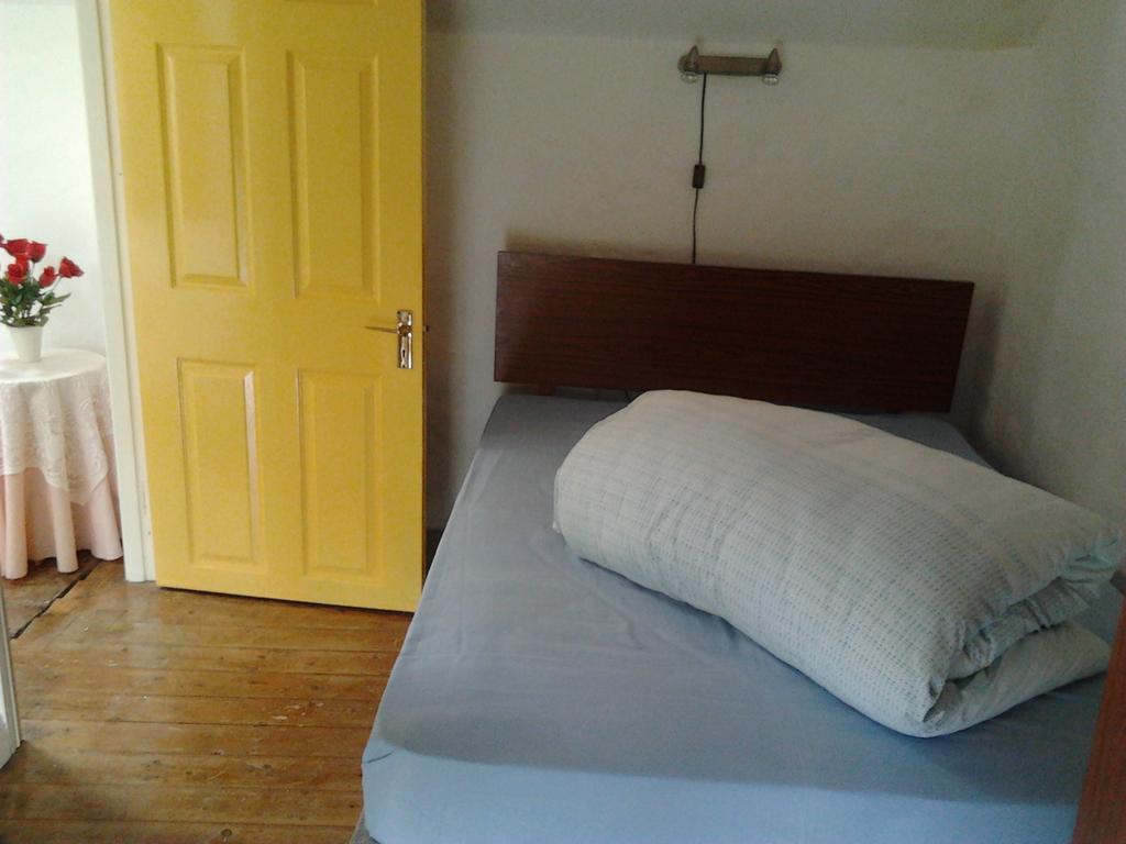 Westland Traditional Cottage Dated 1700'S Ardea Habitación foto