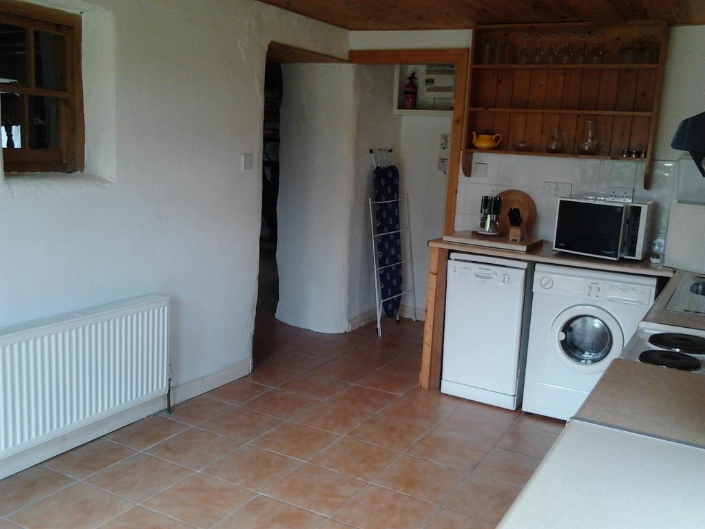 Westland Traditional Cottage Dated 1700'S Ardea Habitación foto
